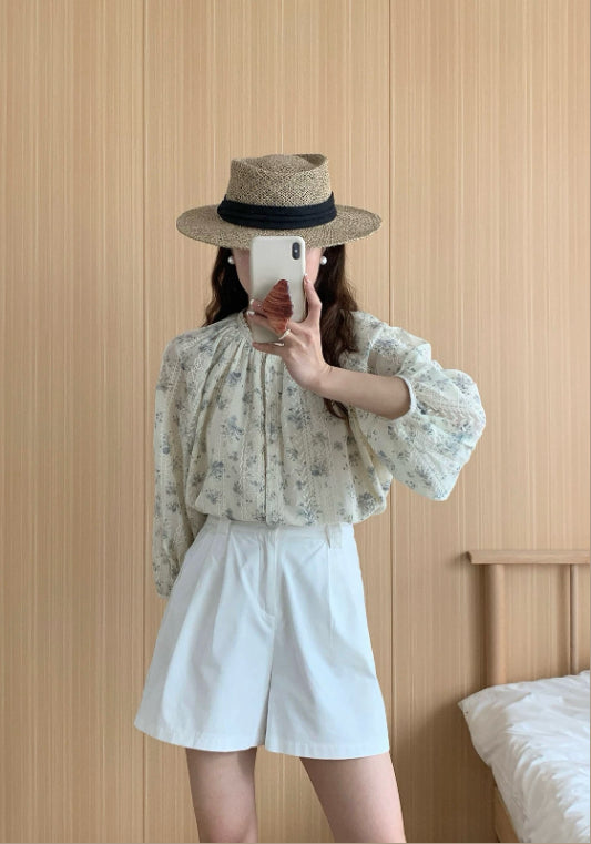 パフスリーブ花柄ブラウス