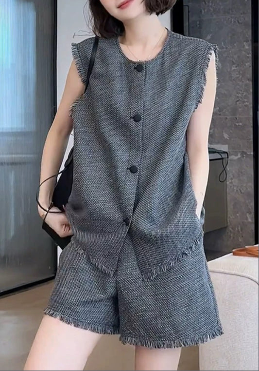 고급스러운 그레이 베스트 세트업